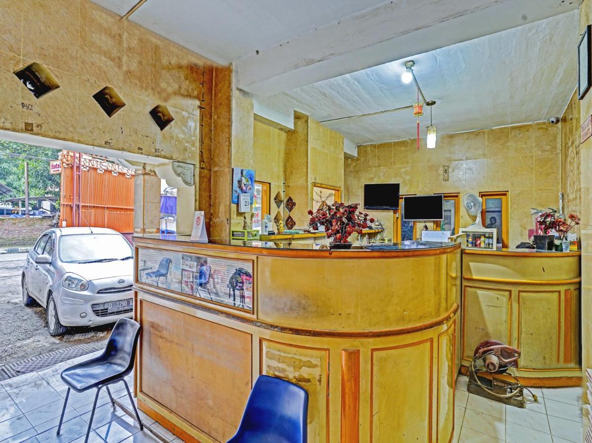 Oyo 90238 Hotel Nusantara Cirebon Eksteriør billede